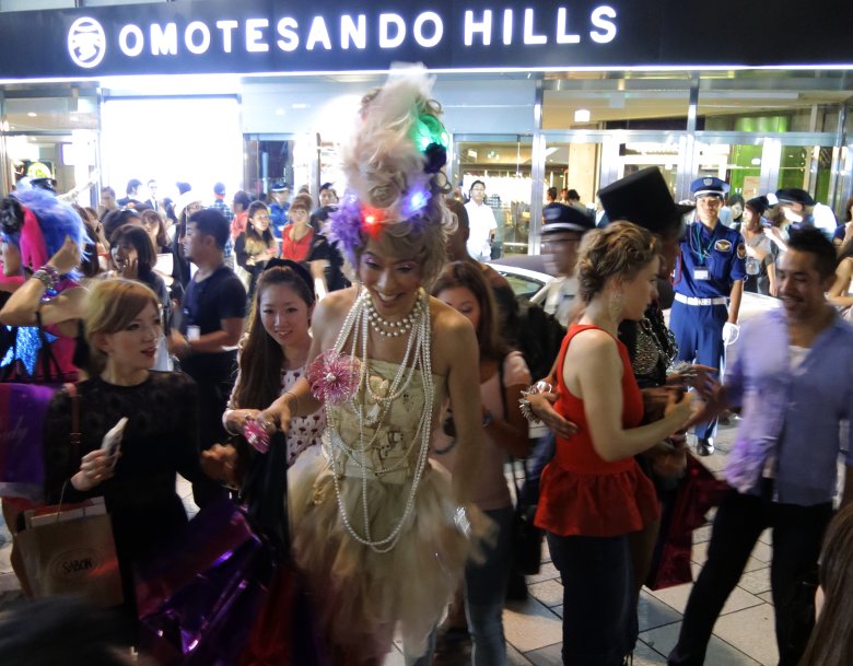 Nie mogło jej zabraknąć; urocza dragqueen zawsze zbudza zachwyt na każdej imprezie