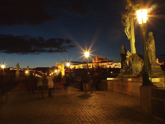 Most Karola z widokiem na Hradczany.