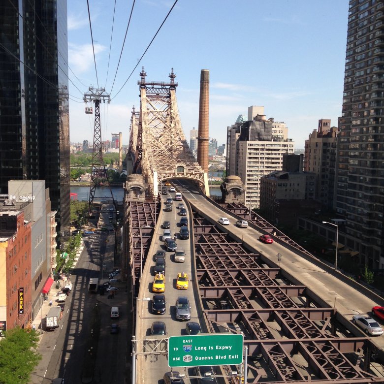 Ed Koch Queensboro Bridge, między Manhattanem a Wyspą Roosevelta