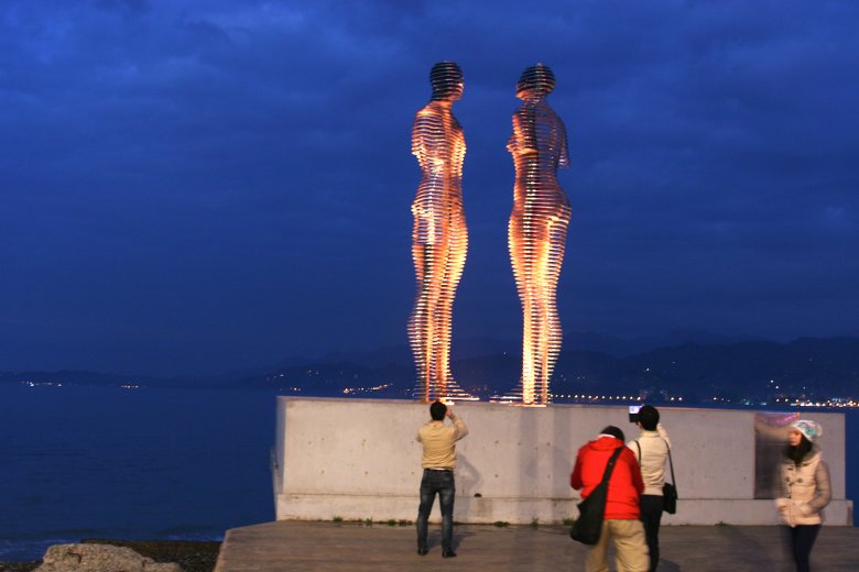 Ali i Nino na nabrzeżu Batumi