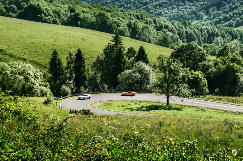 Cudze chwalicie, swego nie znacie. Wspinaczka z Ustrzyk Górnych do Berehów Przełęczą Wyżnią to motoryzacyjna przygoda na miarę Alp