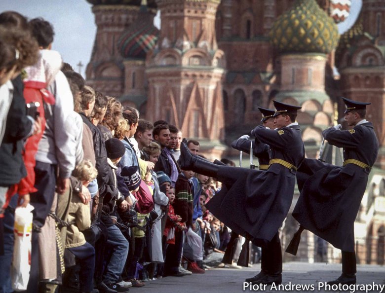 Zmiana warty przed Mauzoleum Lenina.