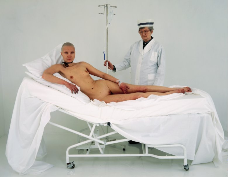 jedna z trzech fotografii z pracy "Olimpia" Katarzyny Kozyry