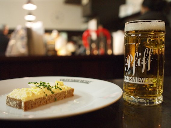 Razowiec z jajkiem i małe piwko – właśnie tym Trześniewski ujął wiedeńczyków.