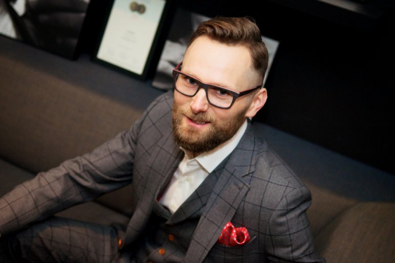 Cafardini; garnitur z kolekcji tkanin Carnet 4200 PLN