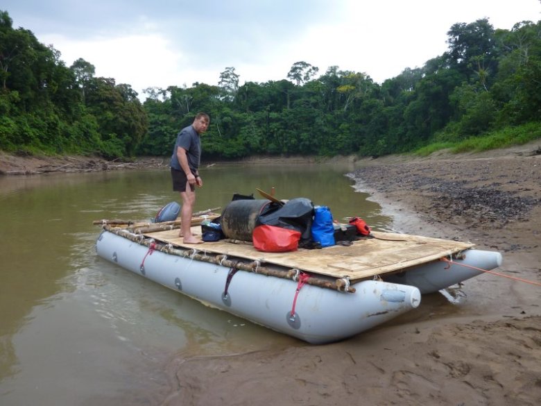 Erni dobija do brzegu.