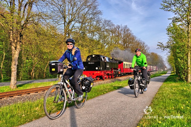 Szlak rowerowy wzdłuż zabytkowej linii kolejowej przed Bad Doberan