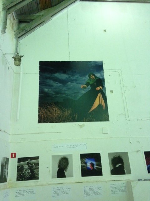 Wspomniane zdjecie Kate Bush na wystawie Griffina