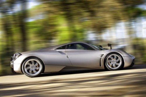 Model Huayra, w języku Inków "bóg wiatrów", otwiera nowy wspaniały rozdział w dorobku Paganiego