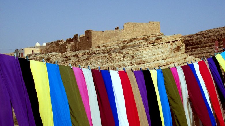 Fotografia została wykonana 22.07.2013 r. nad pięknym kanionem w Midas w górach Atlas w Tunezji, tuż przy granicy z Algierią.

fot. Viecisko1