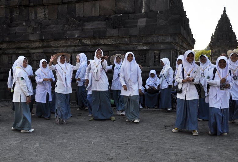 Dziewczynki z jawajskiej szkoły koranicznej na wycieczce klasowej.