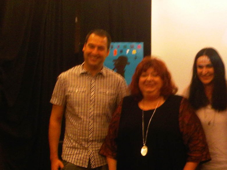 się rozmazało, na szczęście troszkę tylko :) od prawej - Kayah, Gołda Tencer i ja.