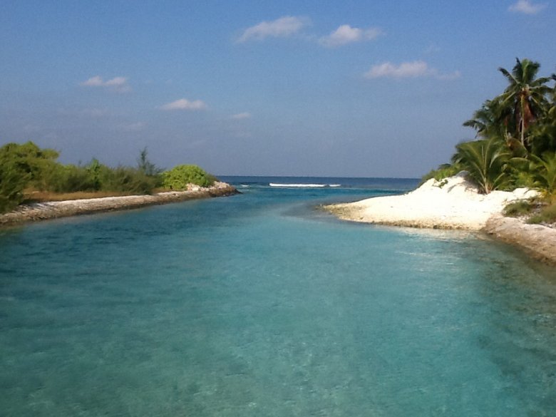 Przejście  z resortu do wioski przez most
