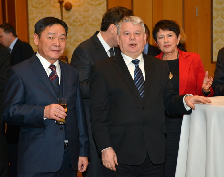 Ambasador Mongolii w Polsce Adiya Ganbaatar z Marszałkiem Senatu RP Bogdanem Borusewiczem