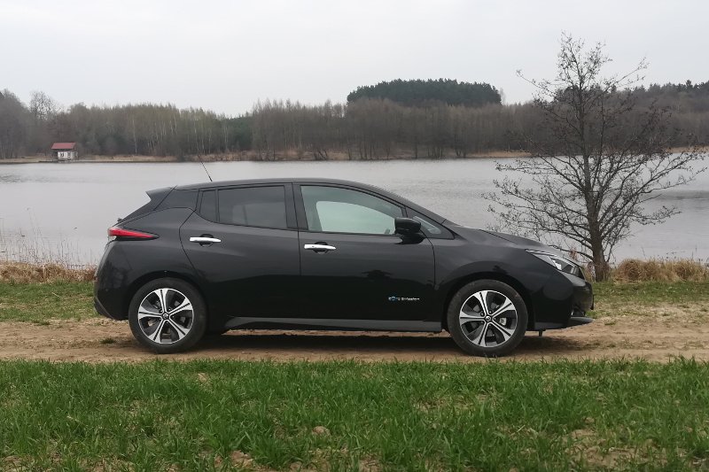Elektryczny Nissan Leaf. Jak jeździ, ile kosztuje naTemat.pl