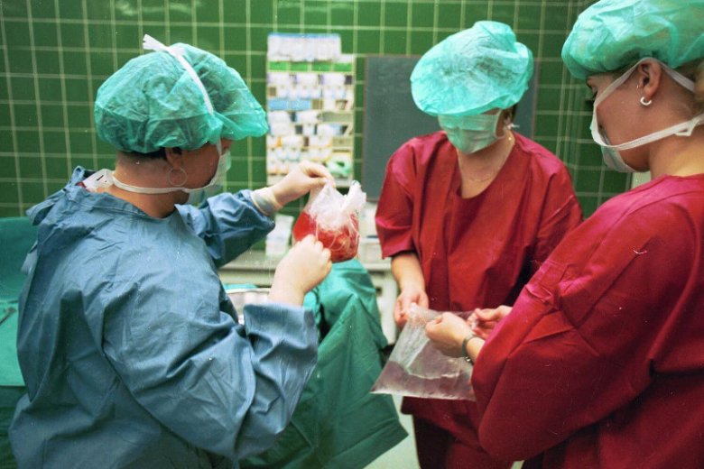Transplantacja serca w ÅšlÄ…skim Centrum ChorÃ³b Serca w Zabrzu w 1997 r.