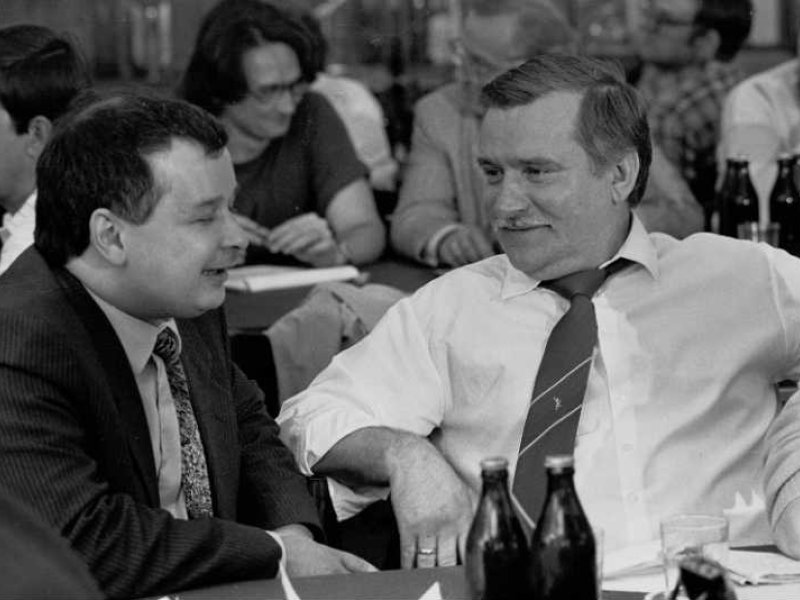 To Przez Ten Dawny Konflikt Jaroslaw Kaczynski Tak Zaciekle Zwalcza Lecha Walese Malo Kto O Nim Pamieta Natemat Pl