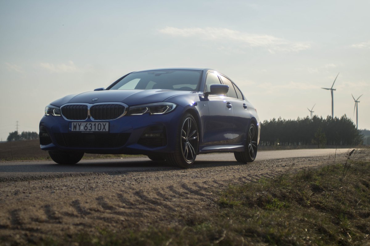 Nowe BMW serii 3 test. Jak jeździ mniejsza niemiecka